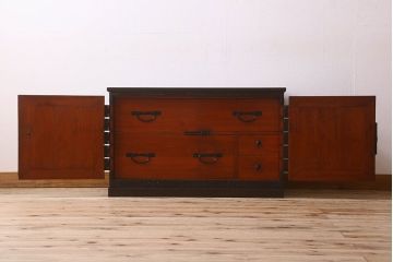 アンティーク家具　和製アンティーク　台輪付き!観音開き時代箪笥ローボード(ローチェスト、引き出し、衣装箪笥、テレビ台)