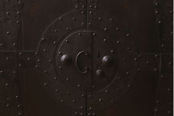 アンティーク家具　和製アンティーク　台輪付き!観音開き時代箪笥ローボード(ローチェスト、引き出し、衣装箪笥、テレビ台)