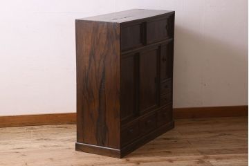 アンティーク家具　和製アンティーク　印象的な木目　総黒柿材の珍しい戸棚(茶棚、茶箪笥、収納棚)