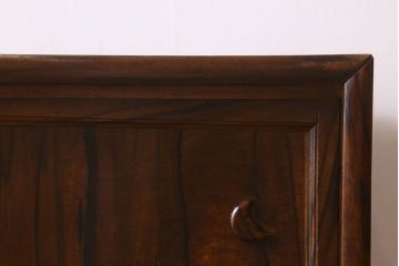 アンティーク家具　和製アンティーク　印象的な木目　総黒柿材の珍しい戸棚(茶棚、茶箪笥、収納棚)