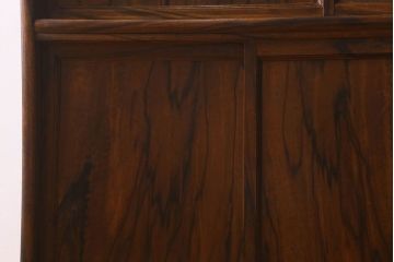 アンティーク家具　和製アンティーク　印象的な木目　総黒柿材の珍しい戸棚(茶棚、茶箪笥、収納棚)