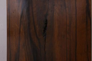 アンティーク家具　和製アンティーク　印象的な木目　総黒柿材の珍しい戸棚(茶棚、茶箪笥、収納棚)
