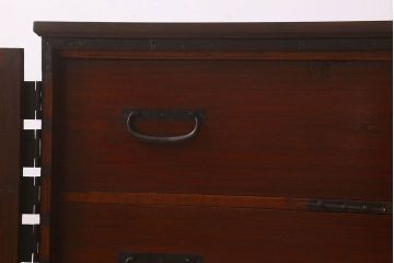 アンティーク家具　和製アンティーク　観音開き　和モダンな雰囲気が漂う脚付き箪笥ローチェスト(引き出し、テレビボード)