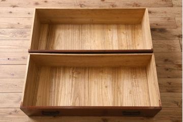 アンティーク家具　和製アンティーク　観音開き　和モダンな雰囲気が漂う脚付き箪笥ローチェスト(引き出し、テレビボード)