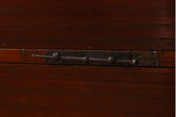 アンティーク家具　和製アンティーク　観音開き　和モダンな雰囲気が漂う脚付き箪笥ローチェスト(引き出し、テレビボード)