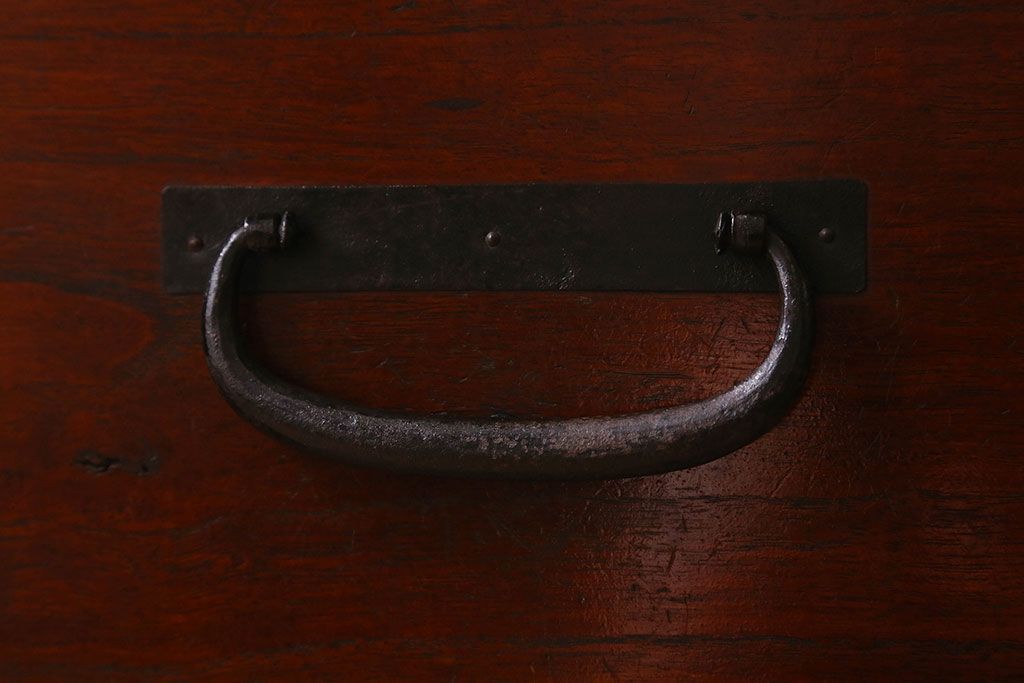 アンティーク家具　和製アンティーク　観音開き　和モダンな雰囲気が漂う脚付き箪笥ローチェスト(引き出し、テレビボード)