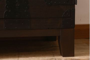 アンティーク家具　和製アンティーク　観音開き　和モダンな雰囲気が漂う脚付き箪笥ローチェスト(引き出し、テレビボード)