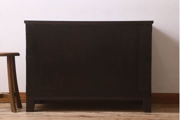 アンティーク家具　和製アンティーク　観音開き　和モダンな雰囲気が漂う脚付き箪笥ローチェスト(引き出し、テレビボード)