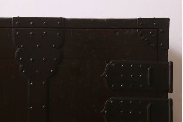 アンティーク家具　和製アンティーク　江戸〜明治期!重厚感のある佇まい　総桐材　観音開きの箪笥ローチェスト(ローボード、衣装箪笥、引き出し、桐箪笥、桐たんす)