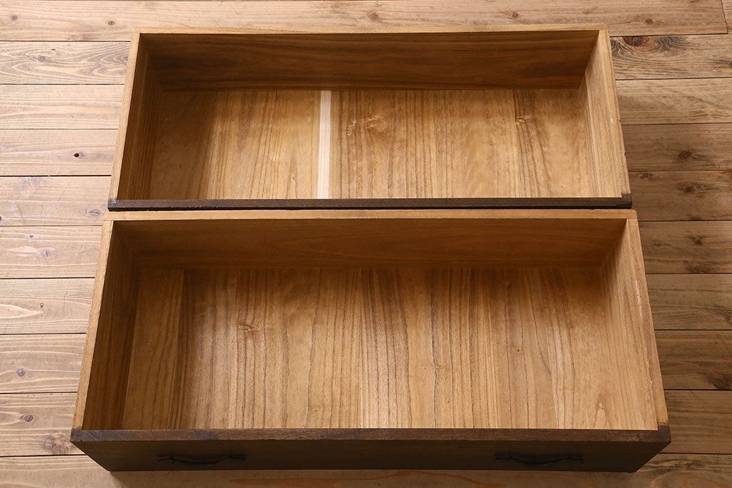 アンティーク家具　和製アンティーク　江戸〜明治期!重厚感のある佇まい　総桐材　観音開きの箪笥ローチェスト(ローボード、衣装箪笥、引き出し、桐箪笥、桐たんす)