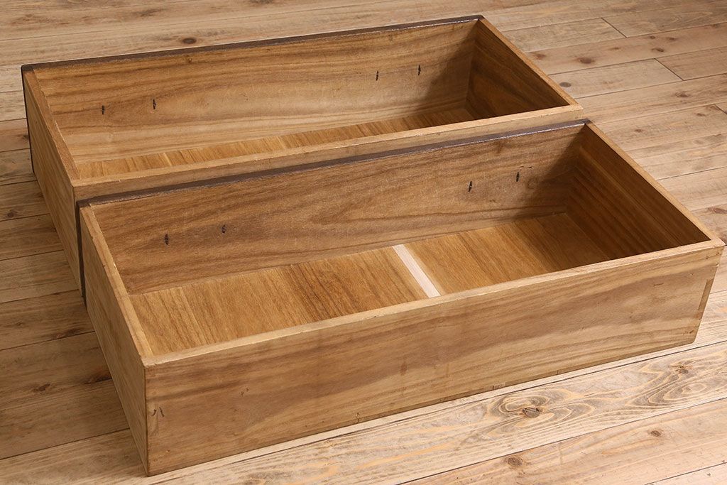 アンティーク家具　和製アンティーク　江戸〜明治期!重厚感のある佇まい　総桐材　観音開きの箪笥ローチェスト(ローボード、衣装箪笥、引き出し、桐箪笥、桐たんす)