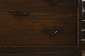 アンティーク家具　和製アンティーク　江戸〜明治期!重厚感のある佇まい　総桐材　観音開きの箪笥ローチェスト(ローボード、衣装箪笥、引き出し、桐箪笥、桐たんす)