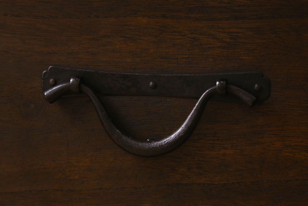 アンティーク家具　和製アンティーク　江戸〜明治期!重厚感のある佇まい　総桐材　観音開きの箪笥ローチェスト(ローボード、衣装箪笥、引き出し、桐箪笥、桐たんす)