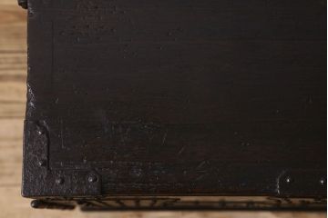 アンティーク家具　和製アンティーク　江戸〜明治期!重厚感のある佇まい　総桐材　観音開きの箪笥ローチェスト(ローボード、衣装箪笥、引き出し、桐箪笥、桐たんす)