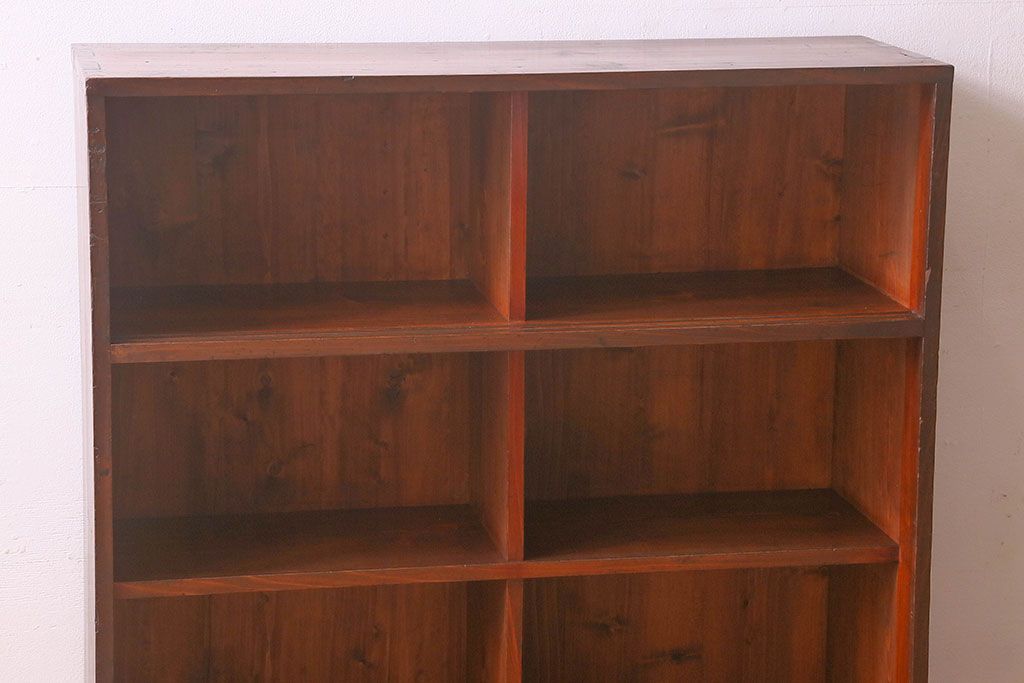 アンティーク家具　和製アンティーク　薄型　クリアガラス使用　味わい深い風合いの戸棚(収納棚、飾り棚、本箱)