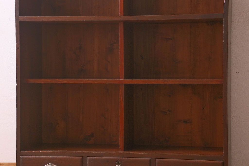 アンティーク家具　和製アンティーク　薄型　クリアガラス使用　味わい深い風合いの戸棚(収納棚、飾り棚、本箱)