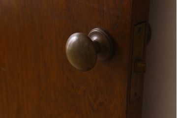 昭和レトロ　温かみのある質感が素敵な木製ドア(扉)