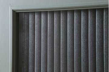 ペイント建具　銀モールガラス入りのレトロなドア(扉)