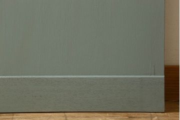 ペイント建具　銀モールガラス入りのレトロなドア(扉)