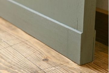 ペイント建具　銀モールガラス入りのレトロなドア(扉)