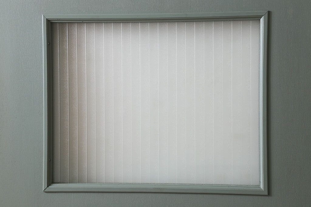 ペイント建具　銀モールガラス入りのレトロなドア(扉)