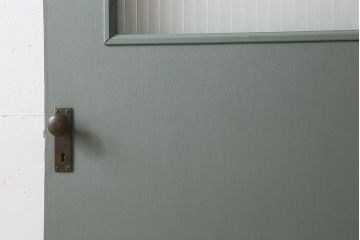 ペイント建具　銀モールガラス入りのレトロなドア(扉)