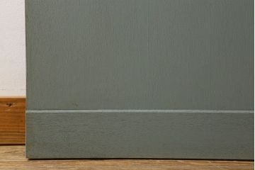 ペイント建具　銀モールガラス入りのレトロなドア(扉)