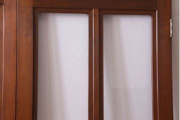 昭和レトロ　両開き　優美なデザインの取っ手が素敵な檜材製の親子ドア(扉)