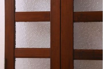 昭和レトロ　両開き　優美なデザインの取っ手が素敵な檜材製の親子ドア(扉)