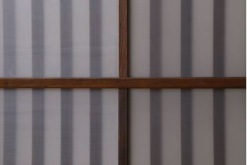 昭和期　すりガラス入り!縦桟が魅力的な格子戸(引き戸、ガラス戸)2枚セット(2)