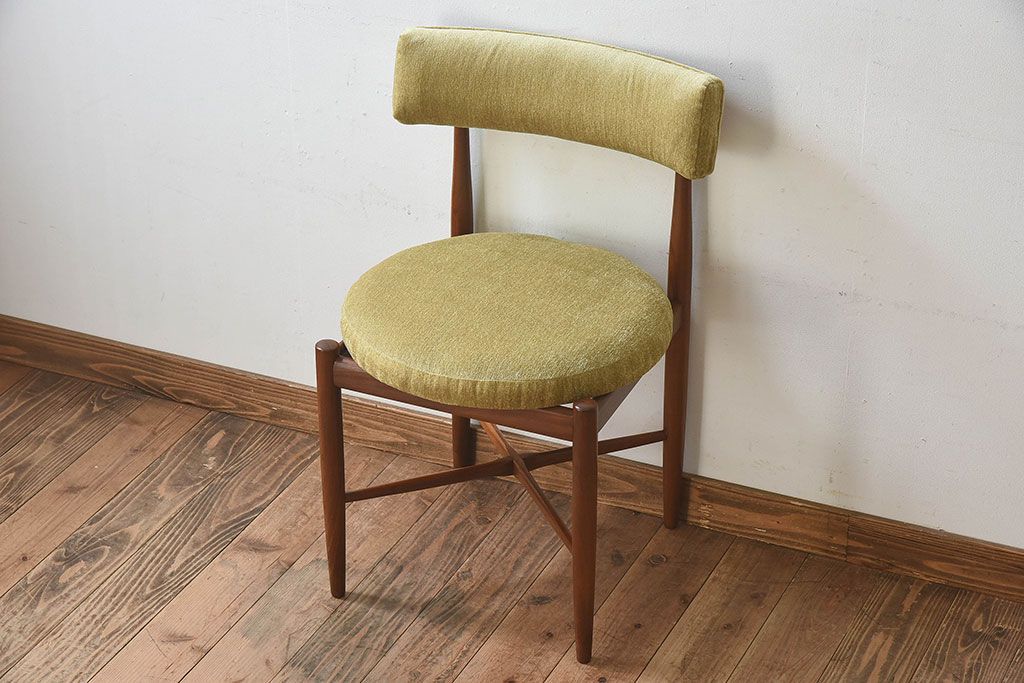 北欧家具　G-PLAN(ジープラン)　Fresco(フレスコ)　明るい色合いが素敵なビンテージサーキュラーチェア(ダイニングチェア、椅子)(1)