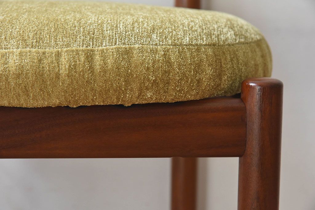 北欧家具　G-PLAN(ジープラン)　Fresco(フレスコ)　明るい色合いが素敵なビンテージサーキュラーチェア(ダイニングチェア、椅子)(1)