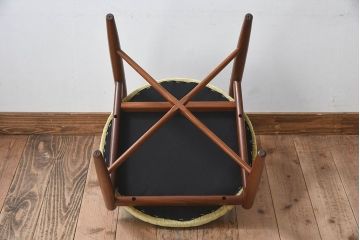 北欧家具　G-PLAN(ジープラン)　Fresco(フレスコ)　明るい色合いが素敵なビンテージサーキュラーチェア(ダイニングチェア、椅子)(1)