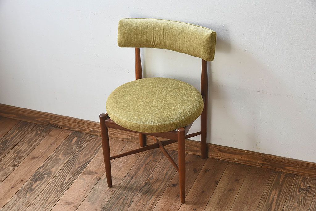 北欧家具　G-PLAN(ジープラン)　Fresco(フレスコ)　明るい色合いが素敵なビンテージサーキュラーチェア(ダイニングチェア、椅子)