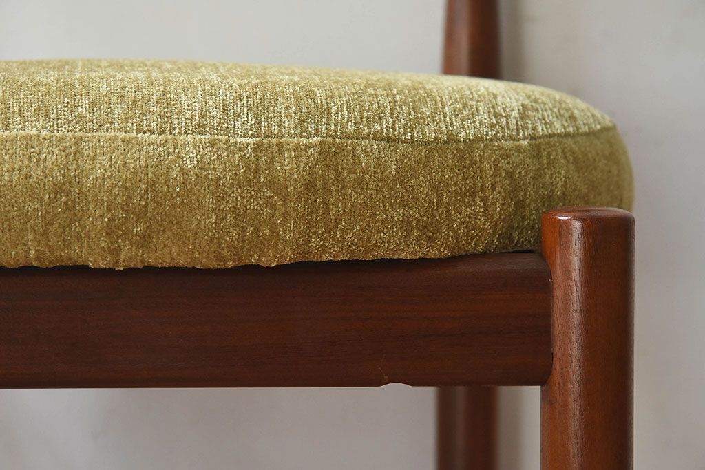 北欧家具　G-PLAN(ジープラン)　Fresco(フレスコ)　明るい色合いが素敵なビンテージサーキュラーチェア(ダイニングチェア、椅子)