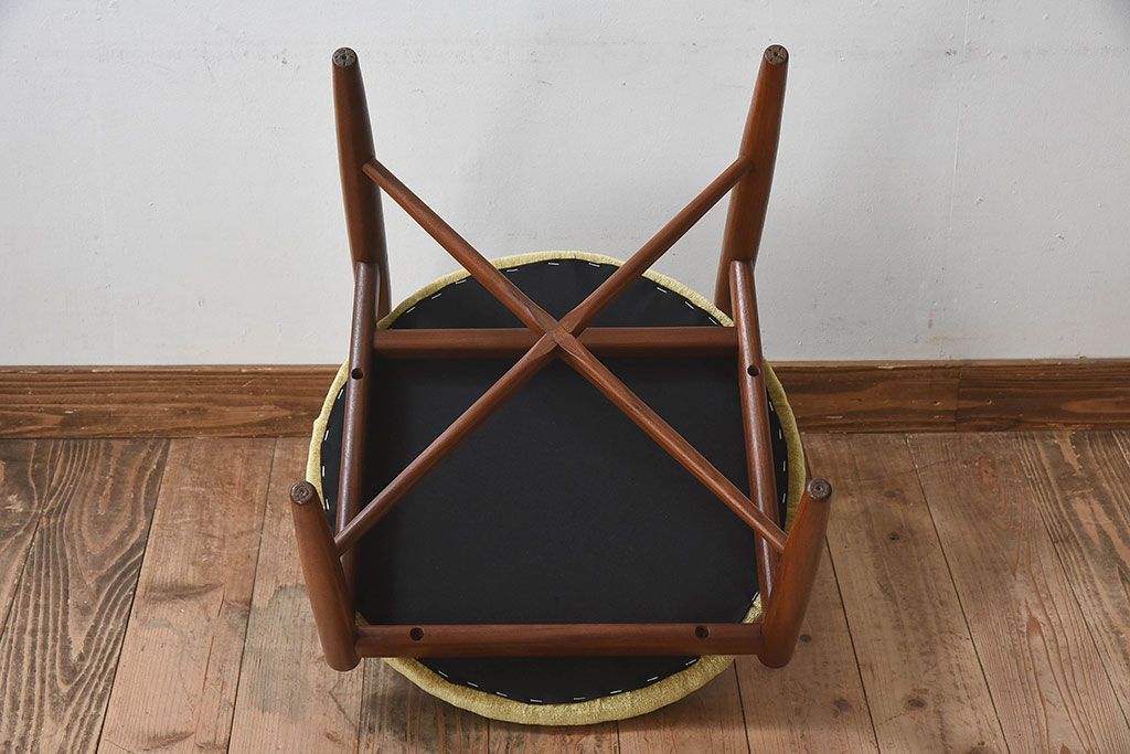 北欧家具　G-PLAN(ジープラン)　Fresco(フレスコ)　明るい色合いが素敵なビンテージサーキュラーチェア(ダイニングチェア、椅子)