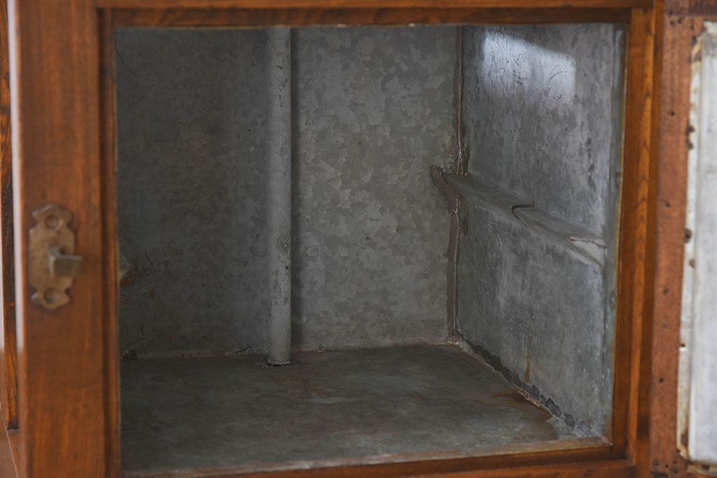 アンティーク雑貨　和製アンティーク　小振りな木製冷蔵庫(収納箱)