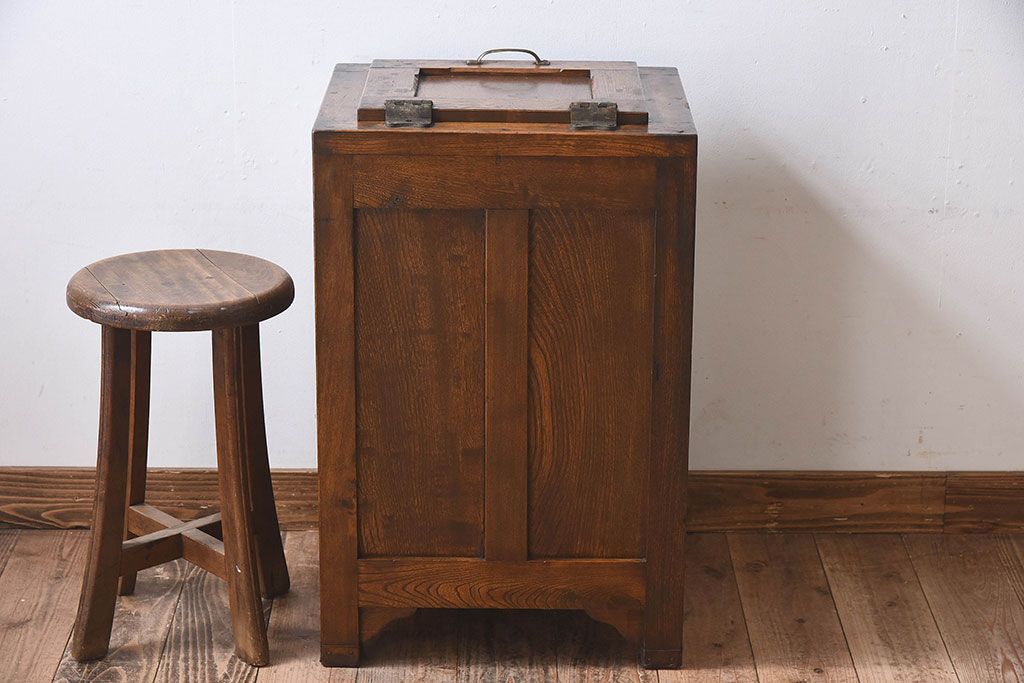 アンティーク雑貨　和製アンティーク　小振りな木製冷蔵庫(収納箱)