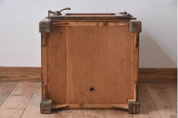 アンティーク雑貨　和製アンティーク　小振りな木製冷蔵庫(収納箱)