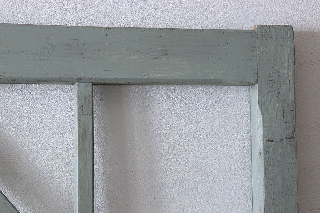 ペイント家具　シャビーな雰囲気が魅力的なペイント引き戸(ガラス戸、仕切り戸)