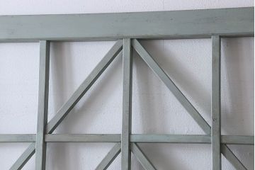 ペイント家具　シャビーな雰囲気が魅力的なペイント引き戸(ガラス戸、仕切り戸)