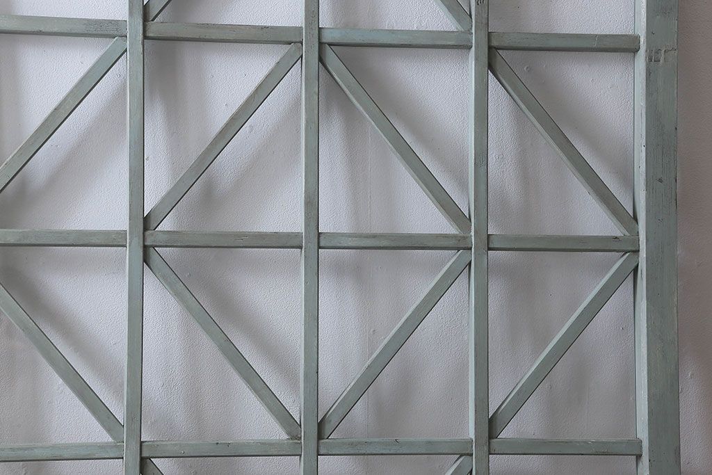 ペイント家具　シャビーな雰囲気が魅力的なペイント引き戸(ガラス戸、仕切り戸)