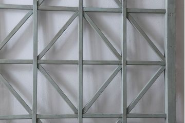 ペイント家具　シャビーな雰囲気が魅力的なペイント引き戸(ガラス戸、仕切り戸)