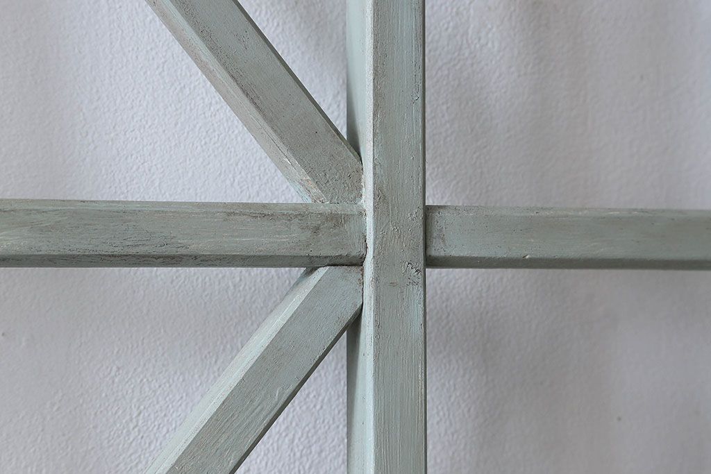 ペイント家具　シャビーな雰囲気が魅力的なペイント引き戸(ガラス戸、仕切り戸)