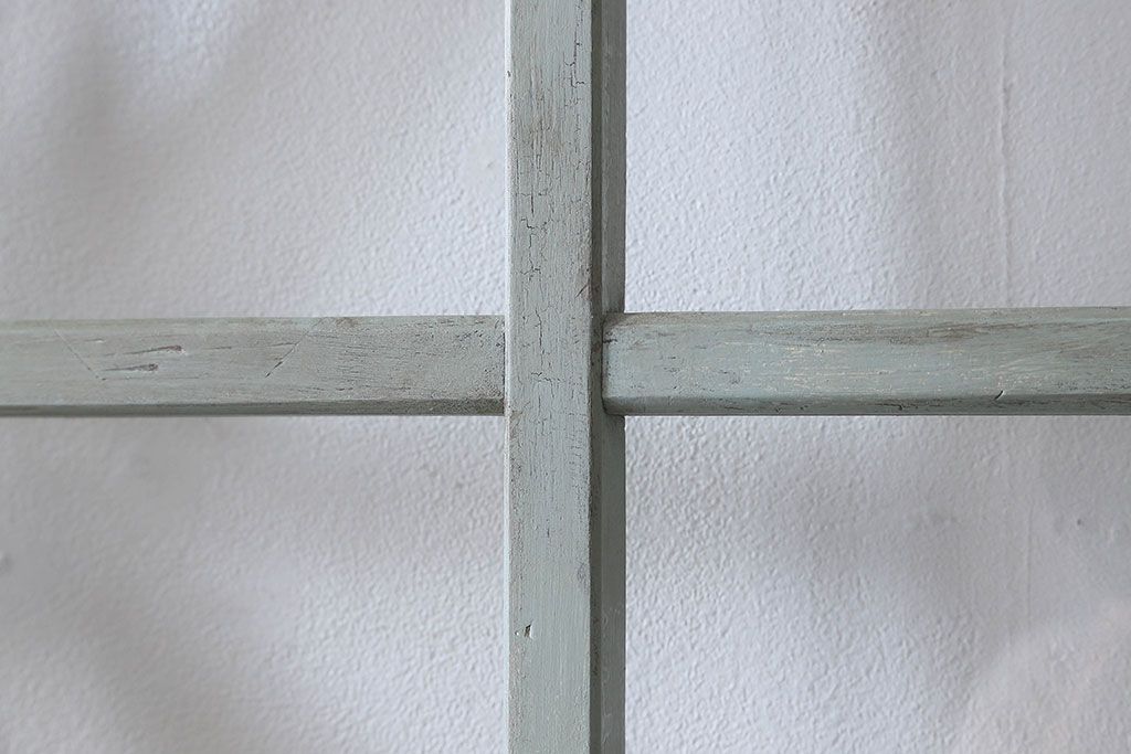 ペイント家具　シャビーな雰囲気が魅力的なペイント引き戸(ガラス戸、仕切り戸)