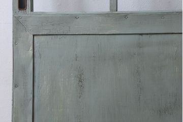 ペイント家具　シャビーな雰囲気が魅力的なペイント引き戸(ガラス戸、仕切り戸)