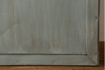 ペイント家具　シャビーな雰囲気が魅力的なペイント引き戸(ガラス戸、仕切り戸)