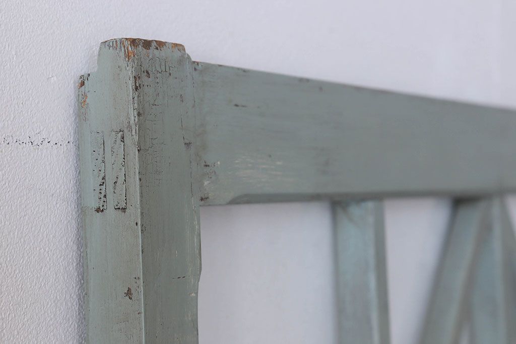 ペイント家具　シャビーな雰囲気が魅力的なペイント引き戸(ガラス戸、仕切り戸)