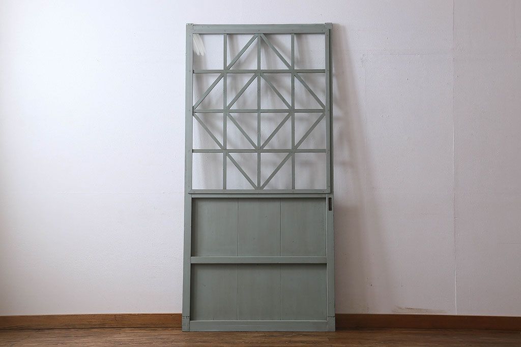 ペイント家具　シャビーな雰囲気が魅力的なペイント引き戸(ガラス戸、仕切り戸)