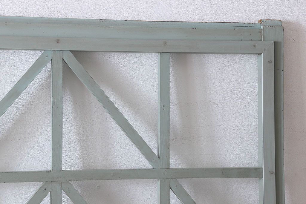 ペイント家具　シャビーな雰囲気が魅力的なペイント引き戸(ガラス戸、仕切り戸)